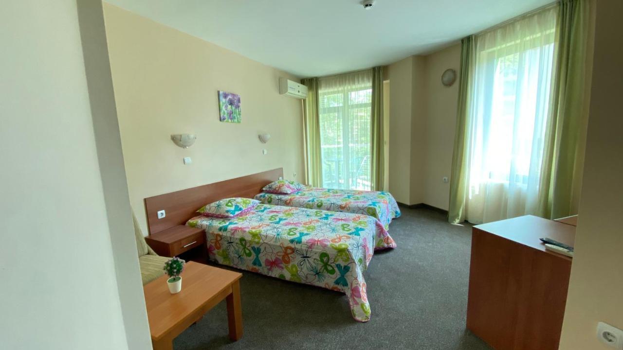 L&b- Free Parking Hotel